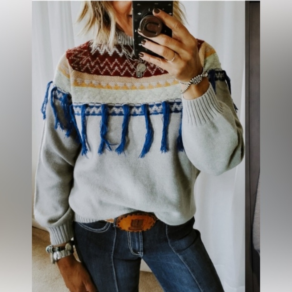 🌴Aztec tassel sweater